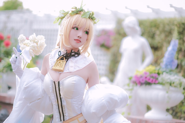 耶鲁大学爆发大规模反种族歧视游行 抗议学生组成人墙_im电竞官网(图2) im电竞官网